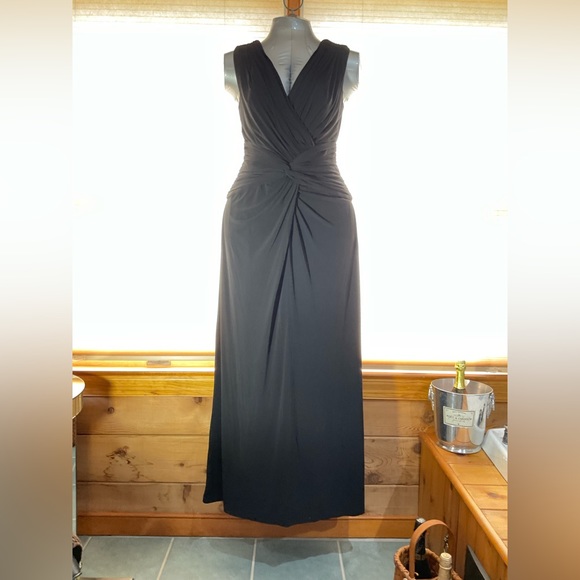 TADASHI SHOJI Woman’s XL Rune Twisted Black Evening Gown - Picture 12 of 12